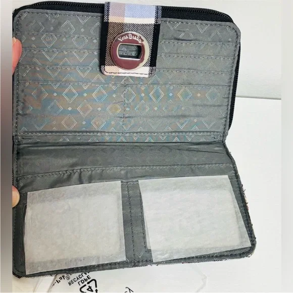 Vera Bradley Women's Outlet Cotton Turnlock Wallet
Perfectly Plaid NEW W/ TAGS! - Picture 9 of 10